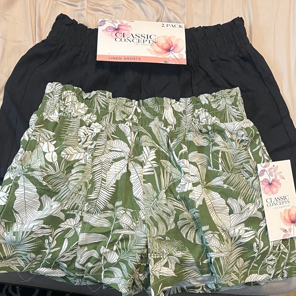 NWT- Women’s Green Leaf Print & Black Linen Shorts - 2 Pack size Large